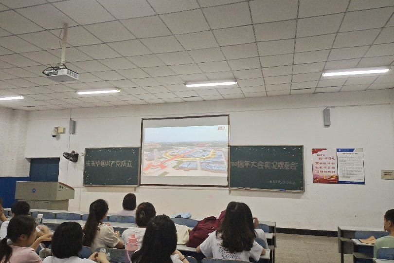 b6167bb695c6494a9a919597714e7514.jpg gaitubao_FlDBIw8HJDUn18Yg33pTCpxeHXOr.jpg